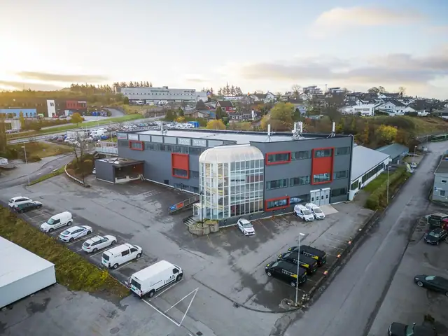 Lager med kontor for håndverkere – Hovebakken 33 · Sandnes